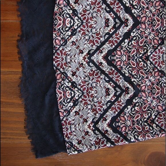 CLEO Petite Patterned Tank with Lace Size Extra Small Petite. - Picture 7 of 9